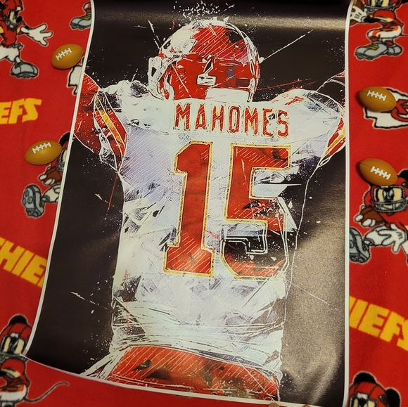 KC Chiefs Patrick Mahomes Canvas Wall Art (16x24) - Picture 5 of 5